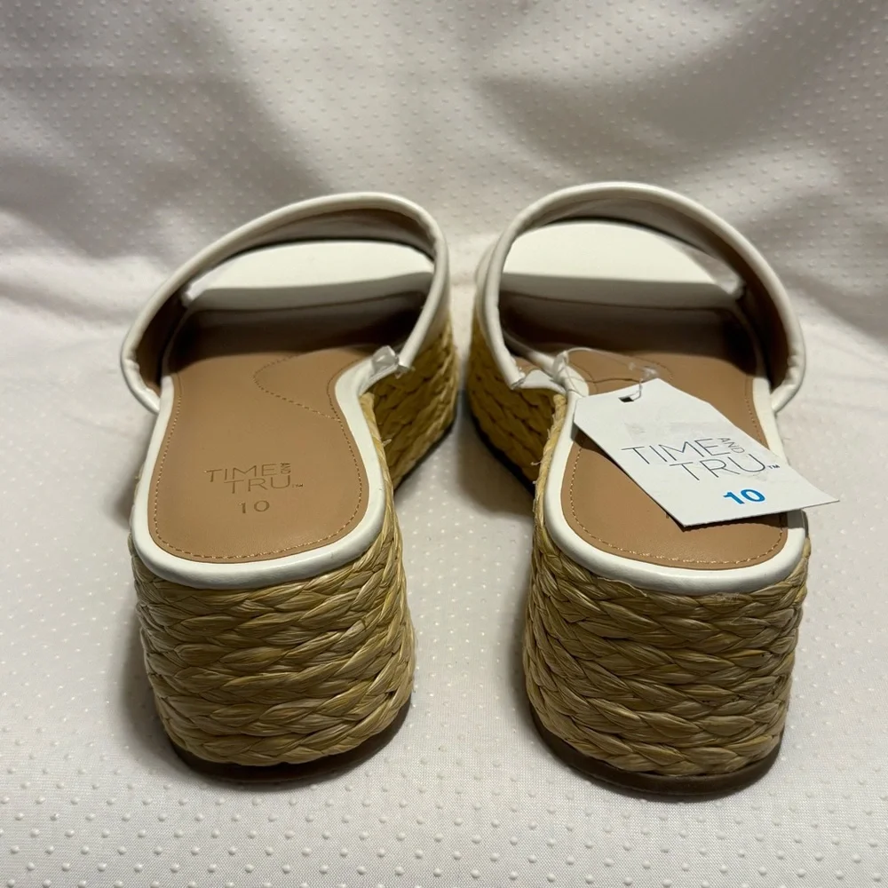 Time and Tru‎ White Tan Platform Slides Women’s Size 10 Slip On New
